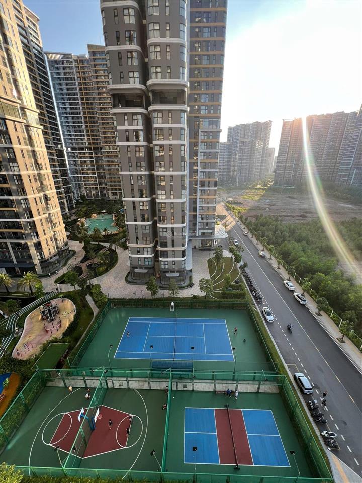 Căn full nội thất 2pn 4tỷ9 căn 80m2 the beverly