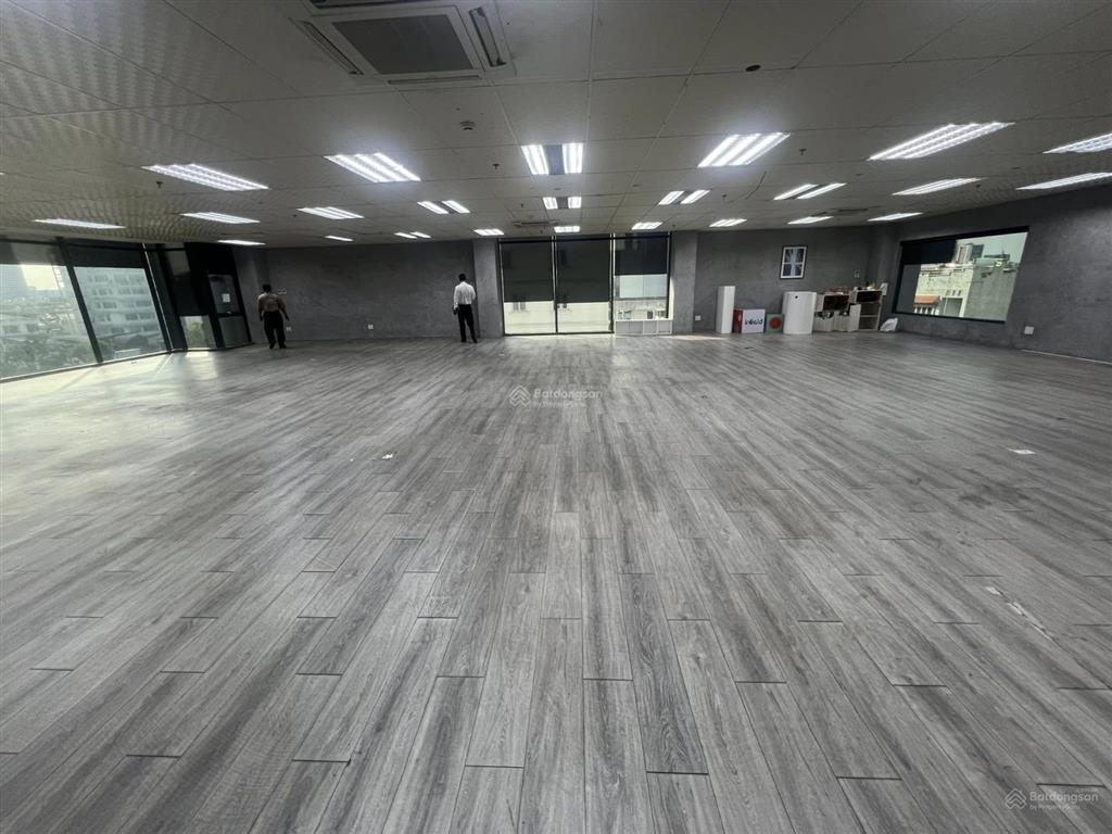 Cho thuê nhà đoạn 2 chiều mặt tiền siêu đẹp phạm ngọc thạch trung tâm hồ con rùa quận 3