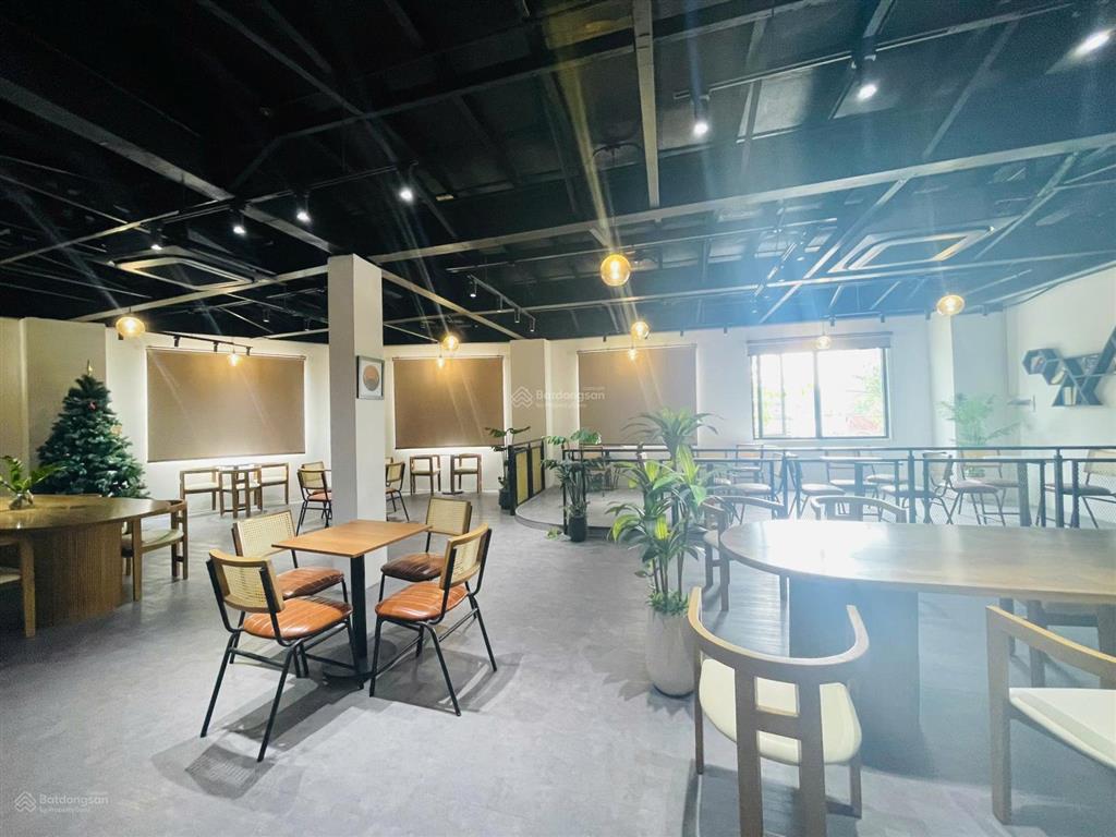 Mặt tiền nguyễn gia trí trung tâm bình thạnh