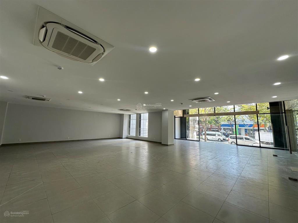 Tòa nhà góc 2 mặt tiền hồ xuân hương  cách mạng tháng 8 quận 3