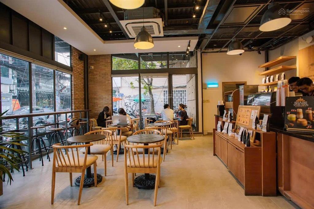 Mặt tiền trần quang diệu ngang 25m dài 20m tại phường 14 quận 3.