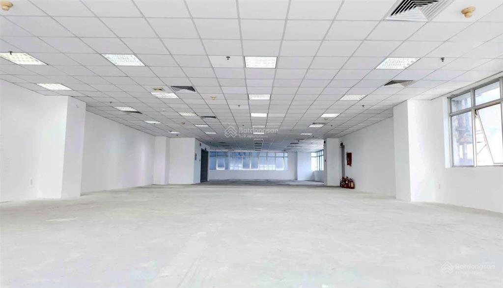 Cho thuê tòa nhà 2 mặt tiền cách mạng tháng 8, quận 10