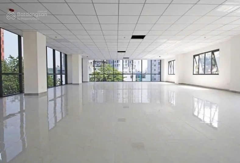 Mt nguyễn bỉnh khiêm quận 1 gần nguyễn văn thủ 10 x 20m hầm trệt 5 lầu tm pccc sàn suốt. 250tr
