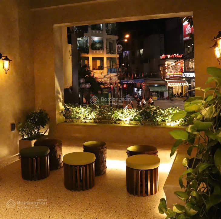 Cho thuê nhà mặt tiền nguyễn thị minh khai, quận 3  sát quận 1