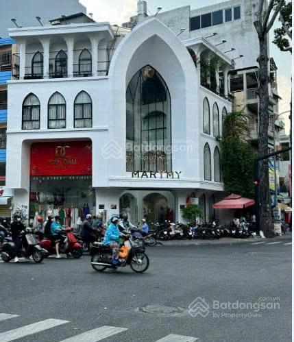 Cho thuê nhà mặt tiền hoa mai, phú nhuận khu phan xích long  trệt lầu sân thượng