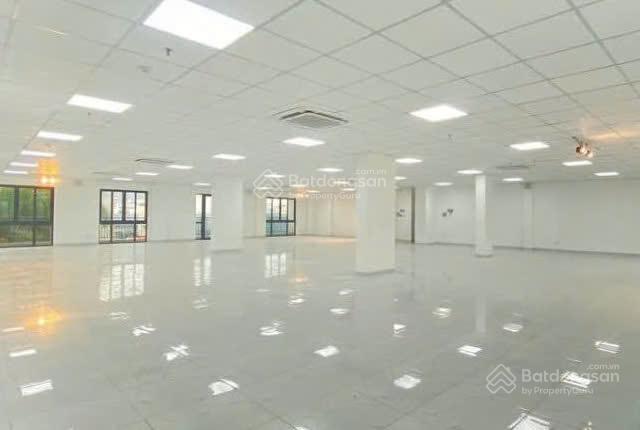 Cho thuê tòa nhà ba tháng hai ngay vòng xoay dân chủ quận 10