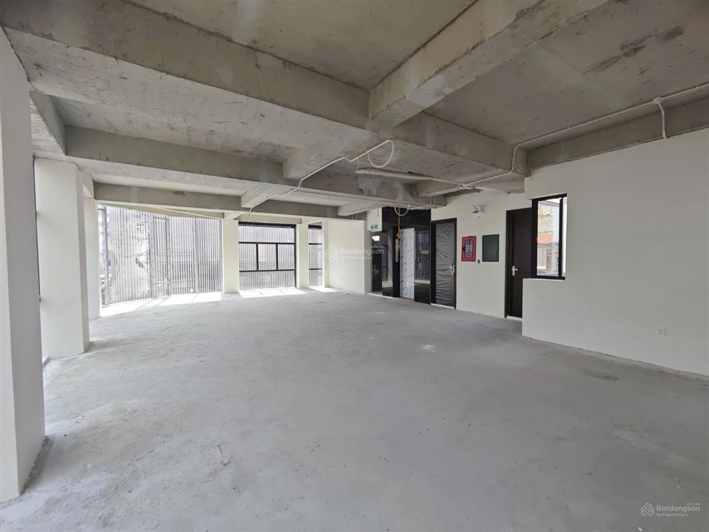 Toà nhà nhà văn phòng mới xây dựng 1500m2 dử dụng mặt tiền ung văn khiêm bình thạnh