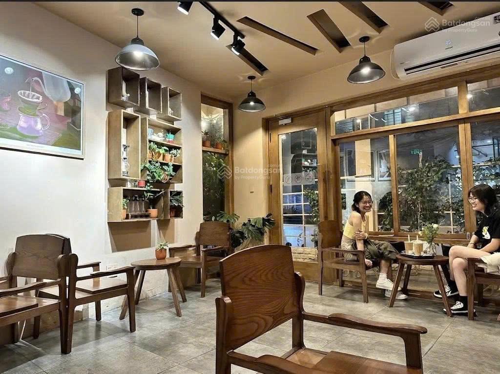 Cho thuê nhà mặt tiền nguyễn thị minh khai, quận 3  sát quận 1