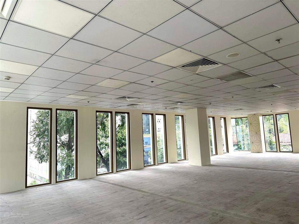 Cho thuê tòa nhà mặt tiền  trần nhân tôn, quận 10