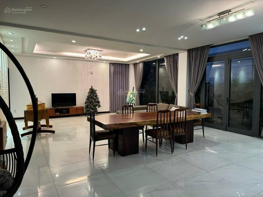 Cho thuê villa mt võ thị sáu ngay vòng xoay dân chủ quận 3
