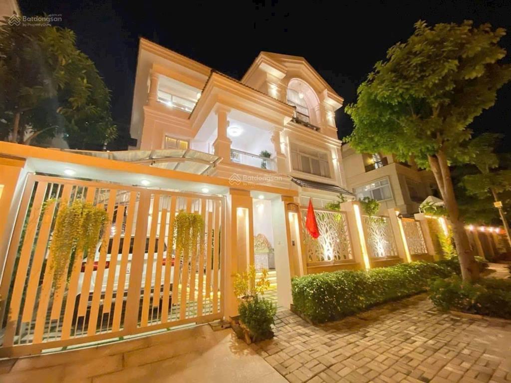 Cho thuê villa mt võ thị sáu ngay vòng xoay dân chủ quận 3