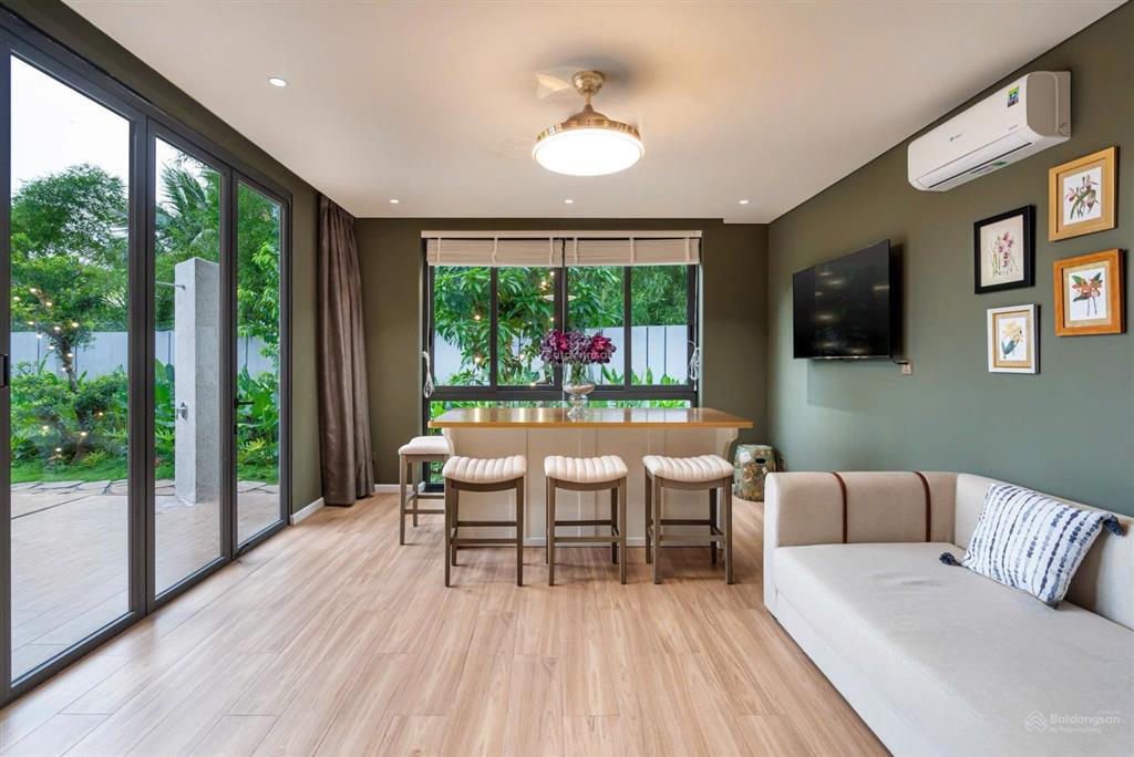 Villa góc 3 mặt tiền gần global cityview sông lê văn việt