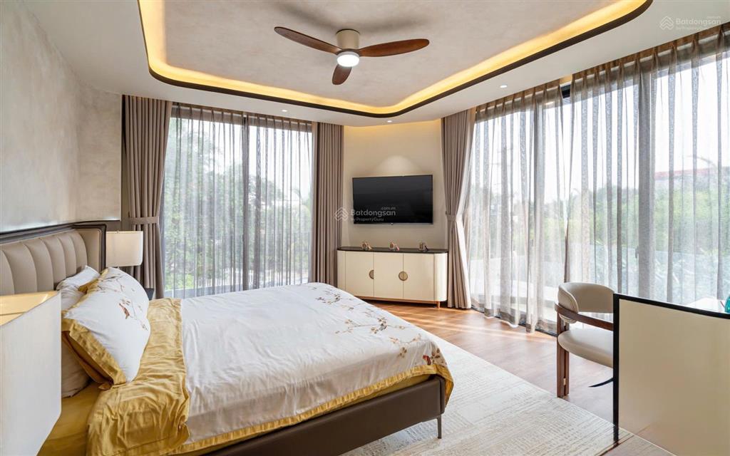 Villa góc 3 mặt tiền gần global cityview sông lê văn việt