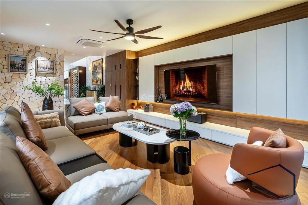 Villa góc 3 mặt tiền gần global cityview sông lê văn việt