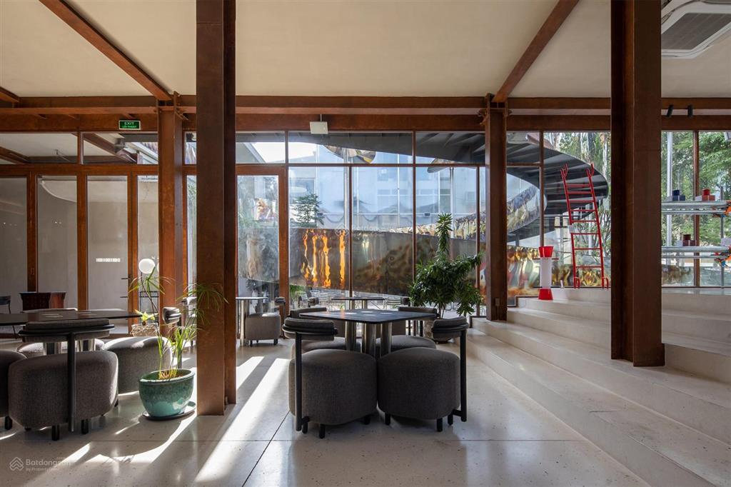 Mặt bằng ~1400m² ngay ngã tư võ thị sáu, nam kỳ khởi nghĩa quận 3  trệt lầu