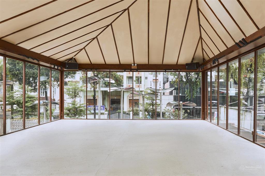 Mặt bằng ~1400m² ngay ngã tư võ thị sáu, nam kỳ khởi nghĩa quận 3  trệt lầu