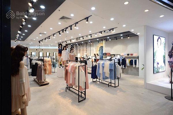 Mặt tiền d2 nguyễn gia trí ngã tư hàng xanh