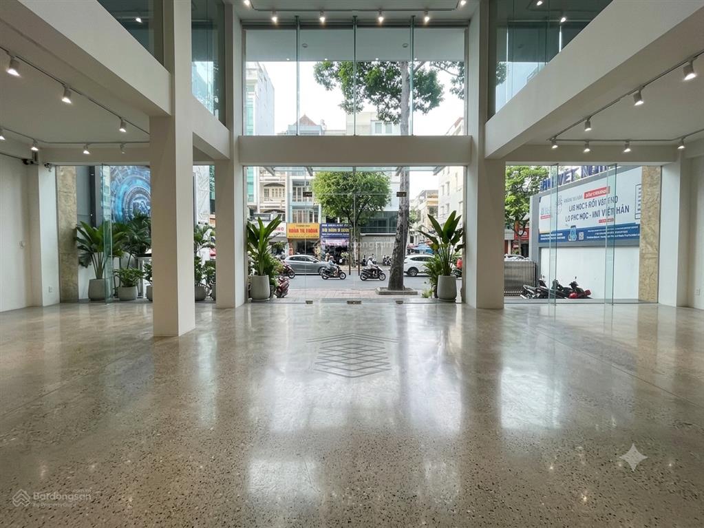 Cho thuê building dtsd 5500m2 cao thắng quận 3 ngang 12m, hầm trệt 10 tầng