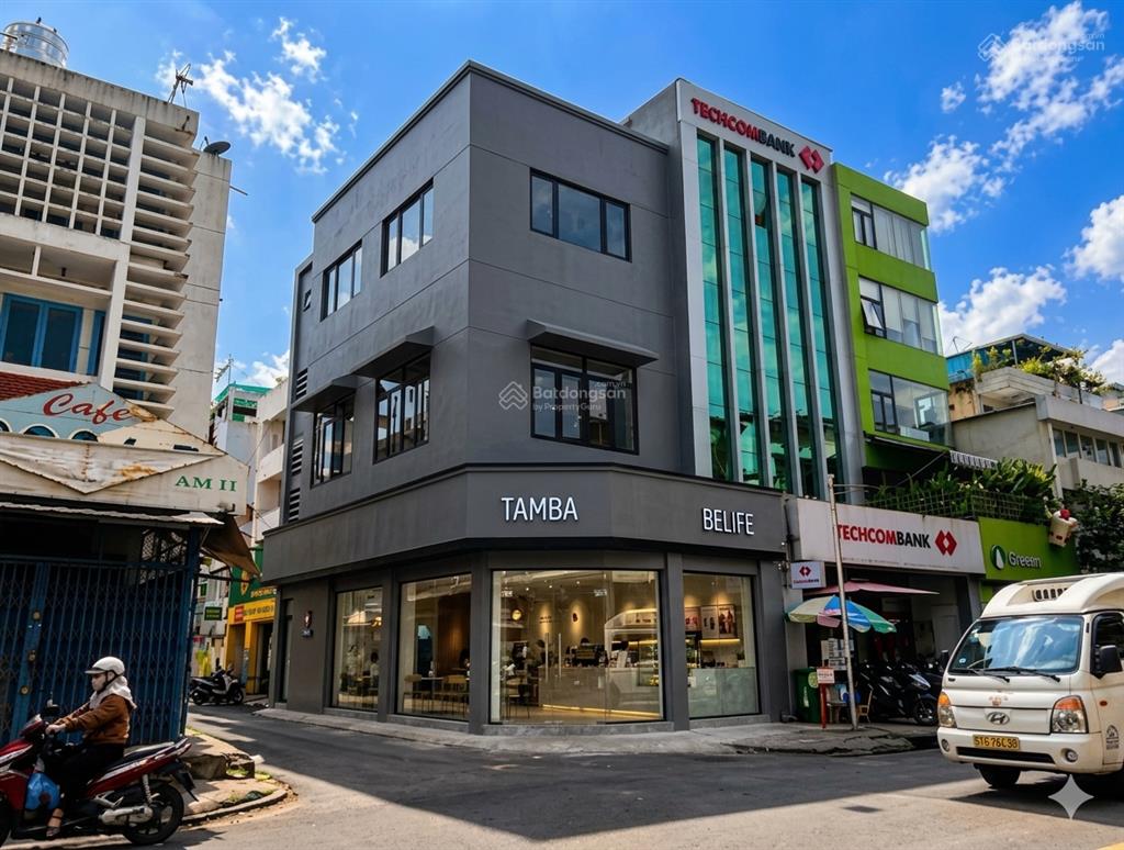 Cho thuê nhà 2 mặt tiền ngay vạn hạnh mall dtsd 315m² quận 10