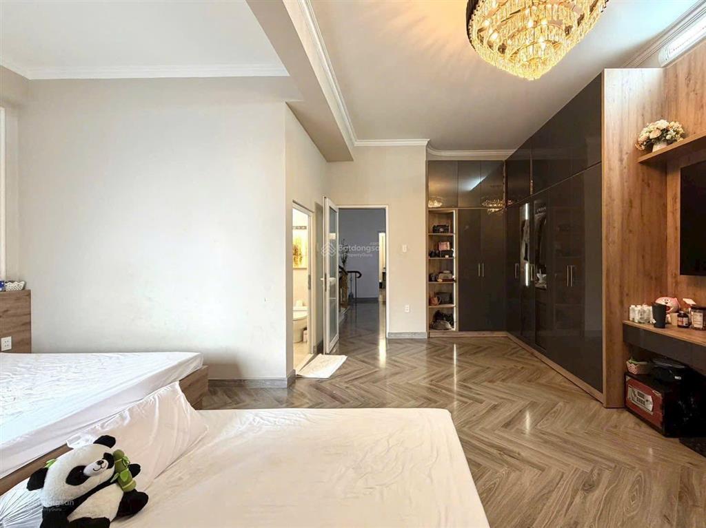 Cho thuê tòa nhà phức hợp mặt tiền võ thị sáu quận 3  căn hộ và sàn văn phòng  dtsd 1500m²