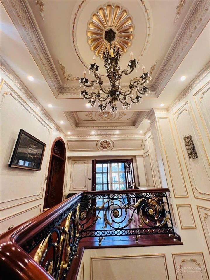 Cho thuê gấp biệt thự hoàng gia kdc him lam quận 7 hầm trệt 3 lầu, thang máy, pccc