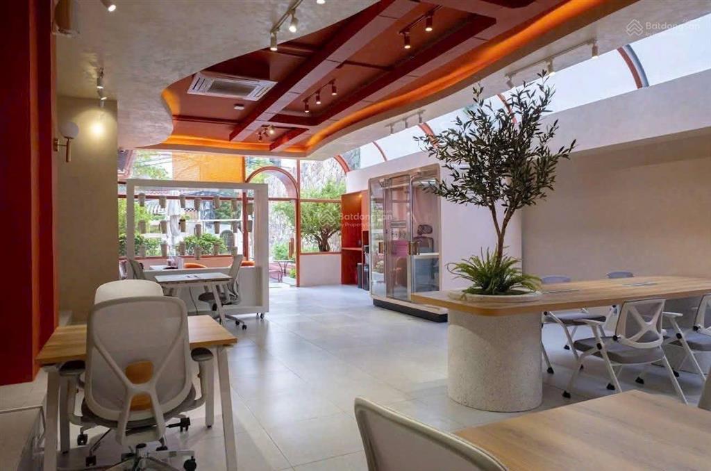Cho thuê mặt bằng 2 mặt tiền thành thái quận 10  nhà trệt dtsd ~250m²