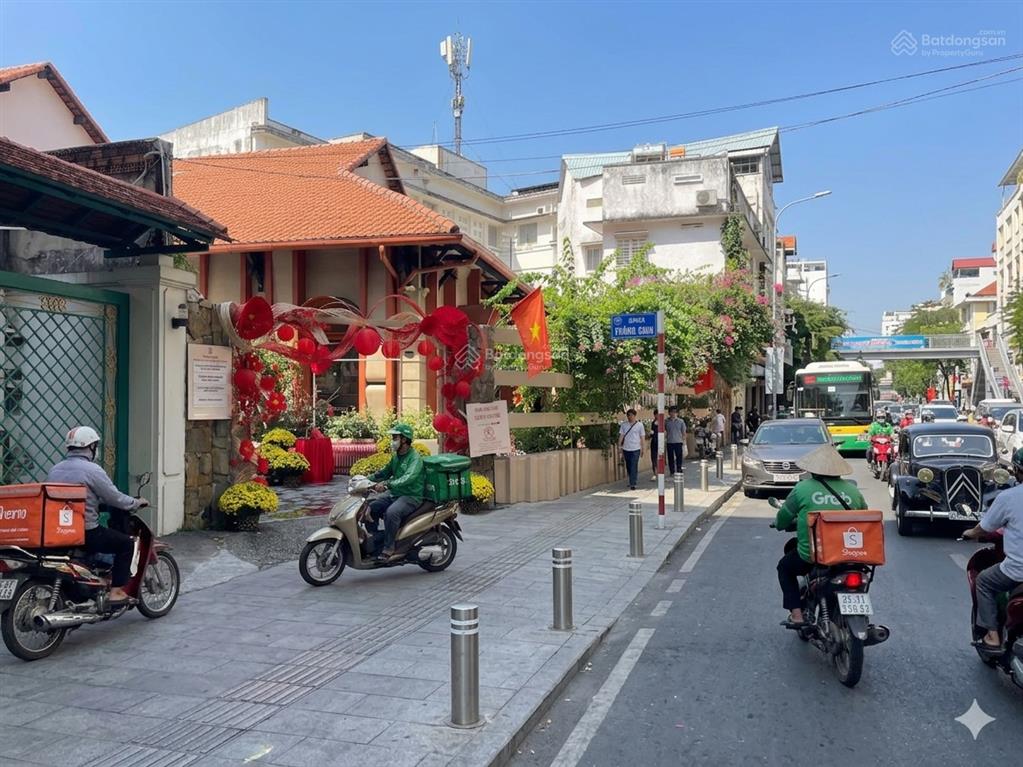Cho thuê mặt bằng 2 mặt tiền thành thái quận 10  nhà trệt dtsd ~250m²
