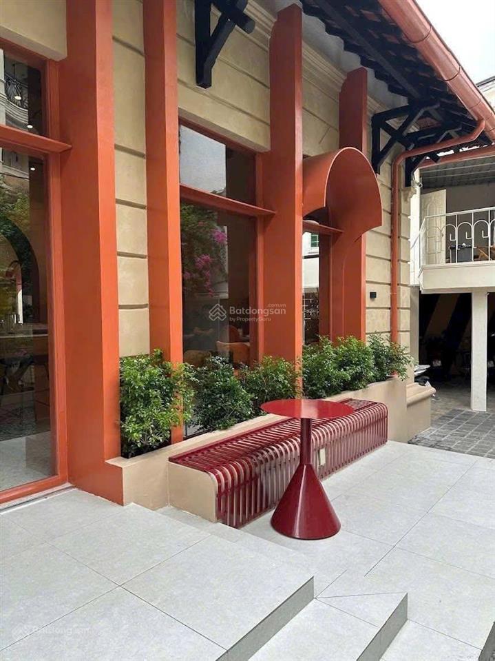 Cho thuê mặt bằng 2 mặt tiền thành thái quận 10  nhà trệt dtsd ~250m²