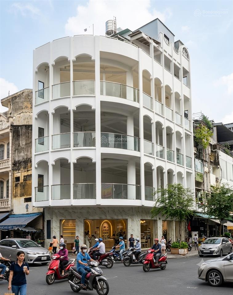 Cho thuê toà nhà 1000m2 góc 3 mặt tiền tô hiến thành, quận 10  ngang 8m trệt 5l, tm pccc