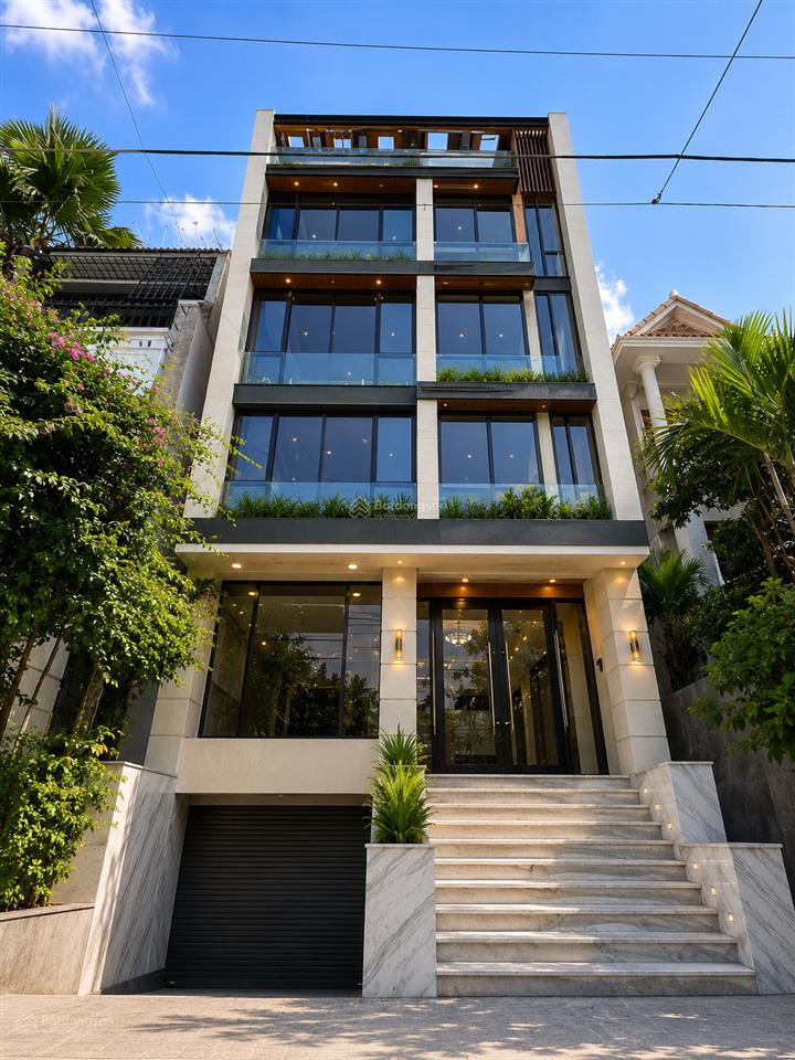 Tòa nhà 4 tầng dtsd ~1200m2 mặt tiền khu phan xích long  phú nhuận