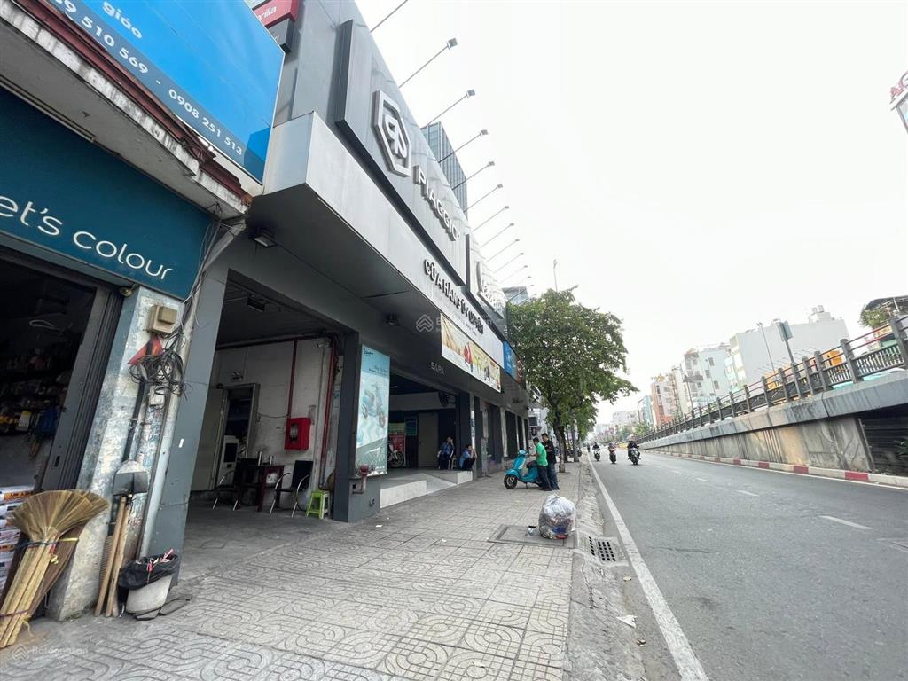 Cho thuê mặt bằng góc hoàng văn thụ & út tịch, tân bình  nhà trệt dtsd ~460m²