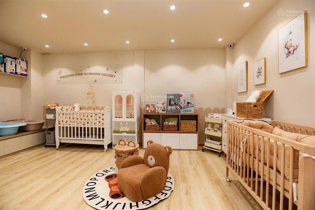 Cho thuê nhà mặt tiền nguyễn thiện thuật quận 3  đoạn gần điện biên phủ, trệt lầu