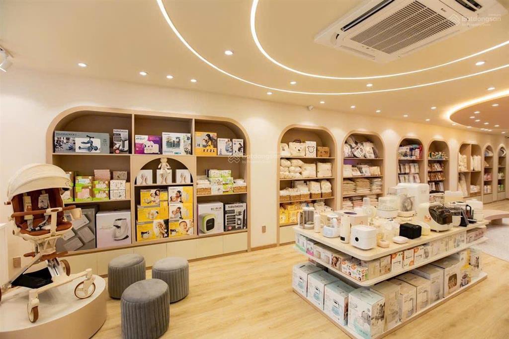 Cho thuê nhà mặt tiền nguyễn thiện thuật quận 3  đoạn gần điện biên phủ, trệt lầu