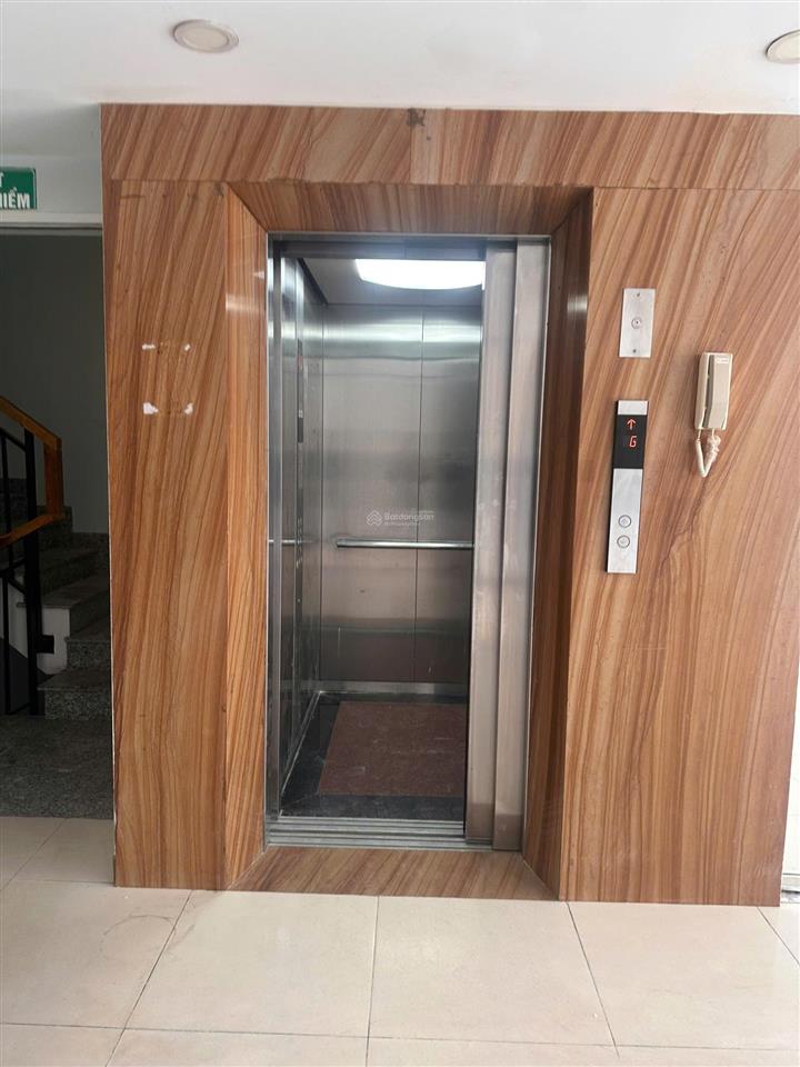 Cho thuê tòa nhà ngã tư lữ gia, lý thường kiệt quận 10 ngang 8m, hầm 7 lầu