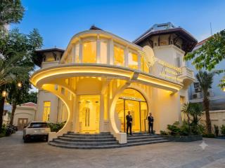 Cho thuê tòa nhà sân vườn nam kì khởi nghĩa quận 3, trệt lầu dtsd 1500m2