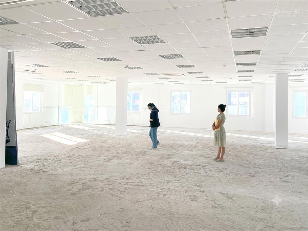 Cho thuê building 102 nguyễn văn trỗi phú nhuận  hầm, 6 tầng nổi, dtsd 1250m²