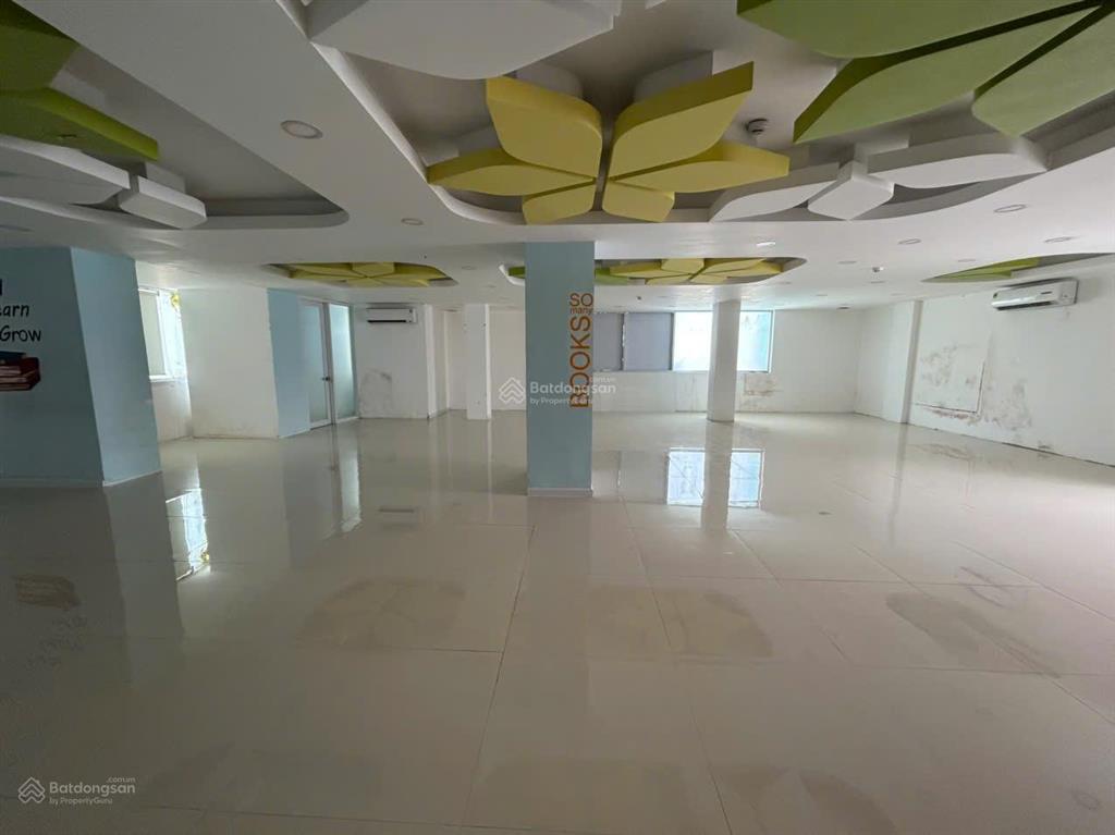 Cho thuê building 2 mặt tiền trần nhật duật, quận 1  dtsd ~3600m²