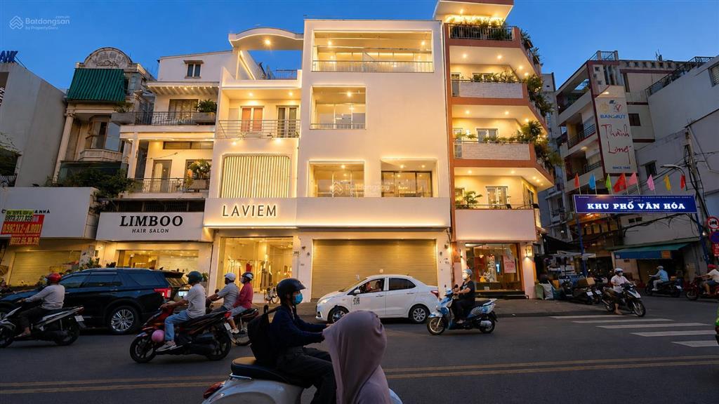 Tòa nhà mặt tiền dài 9 mét, 5 tầng võ văn tần quận 3