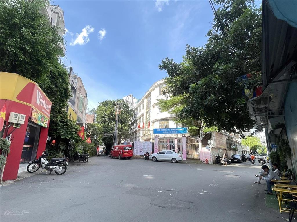 Chính chủ cho thuê biệt thự 2 mặt tiền hoa lan, phú nhuận, trệt 4 lầu. dtsd 1200m2