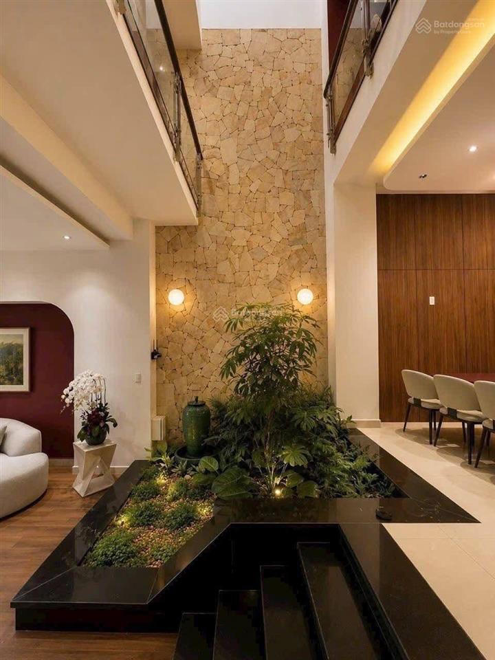 Cho thuê biệt thự sân vườn khu f&b phan xích long  hoa mai phú nhuận. trệt 3 lầu, 900m2