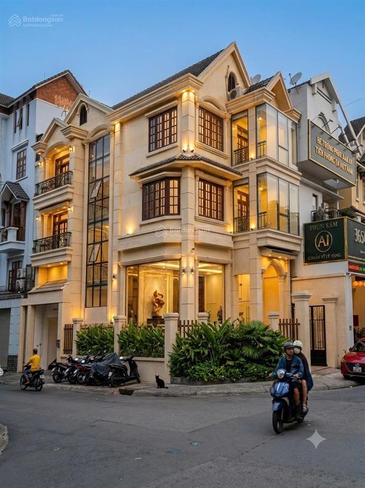 Cho thuê nhà mới hoàn thiện 2 mặt tiền hoa lan, phú nhuận  hầm trệt 3 lầu, dtsd 900m2