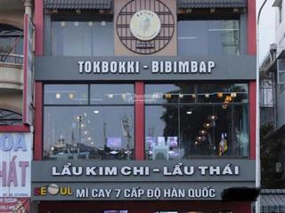 Cho thuê tòa nhà mặt tiền nguyễn văn trỗi phú nhuận. dtsd ~700m2 trệt 3 lầu