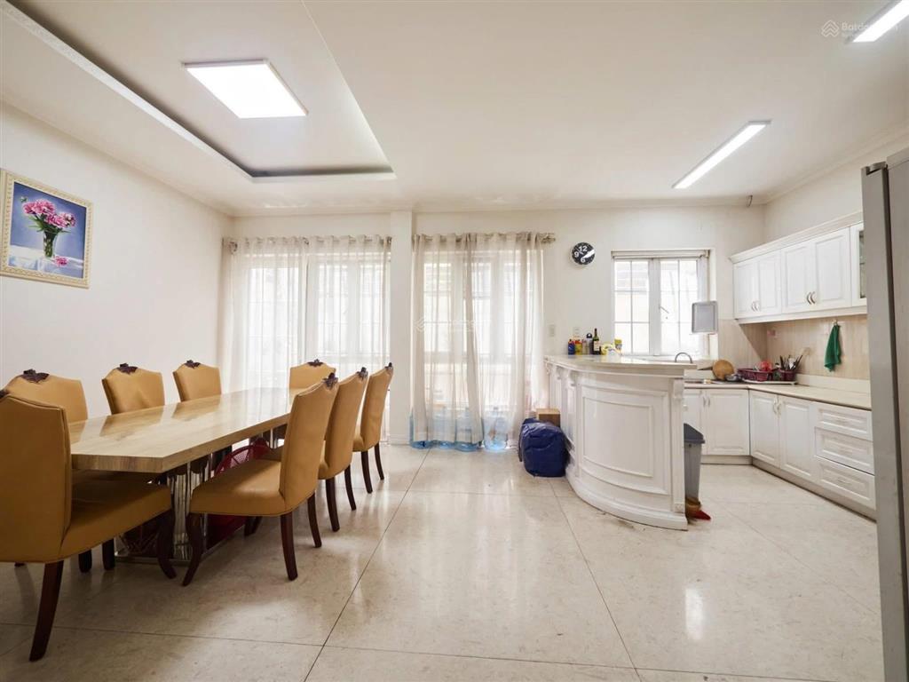 Chính chủ cho thuê biệt thự 2 mặt tiền hoa sứ  phan xích long, phú nhuận, hầm trệt 3 lầu