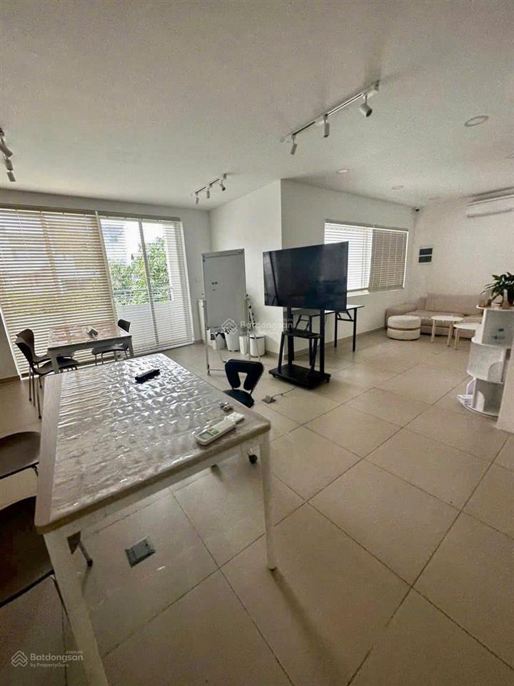 Cho thuê tòa nhà 188 bàu cát tân bình, 5 tầng dtsd 1000m2 giá chỉ 90tr