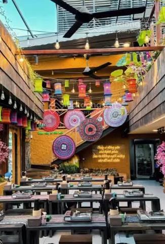 Cho thuê và sang nhượng mặt bằng góc kinh doanh trường sơn quận 10  trệt lầu dtsd 700m2