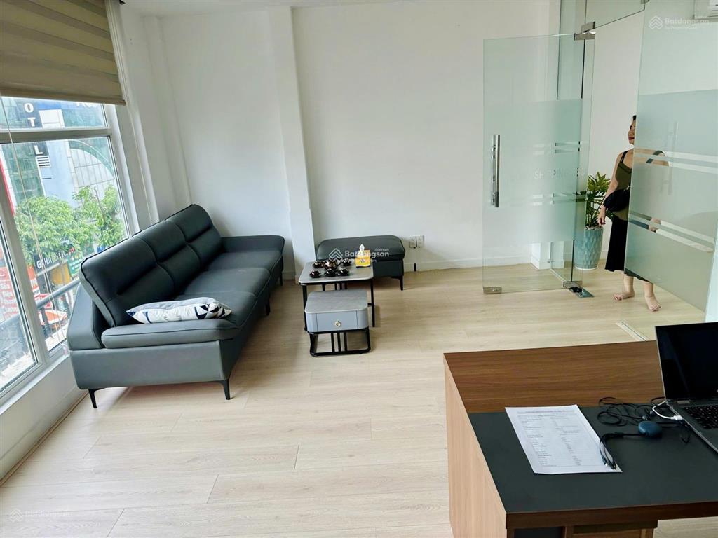 Cho thuê tòa nhà mặt tiền khánh hội quận 4, hầm trệt 7 lầu, dtsd 900m2