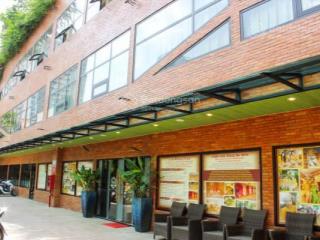 Cho thuê mặt bằng sân vườn 4500m2 mặt tiền phạm ngọc thạch, quận 3