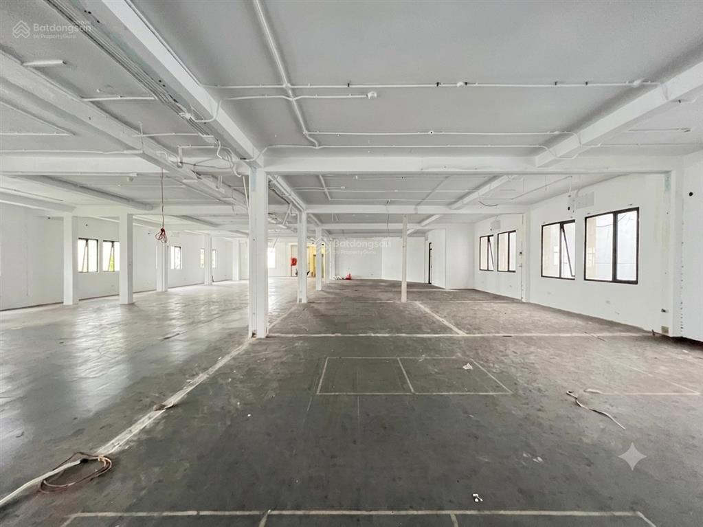 Cho thuê mặt bằng 900m2 hàm nghi quận 1  gần nhà ga bến thành  trệt lửng