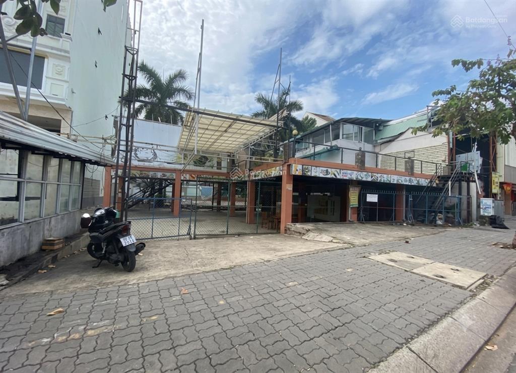 Cho thuê đất trống hơn 300m2 trần não quận 2
