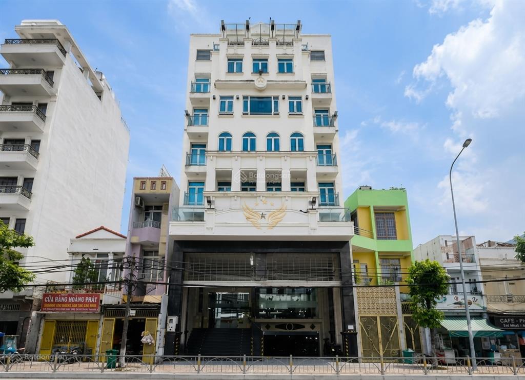 Cho thuê tòa nhà hầm 7 tầng mặt tiền phạm phú thứ q6, ngang 13m, dtsd ~3000m2